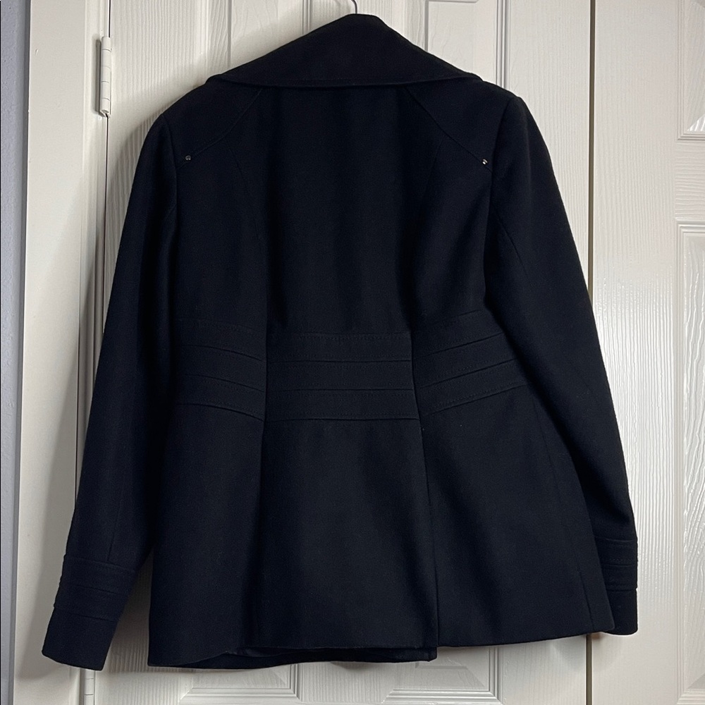 Kenneth Cole Elegant Black Double-Breasted Women's Coat - Picture 6 of 6